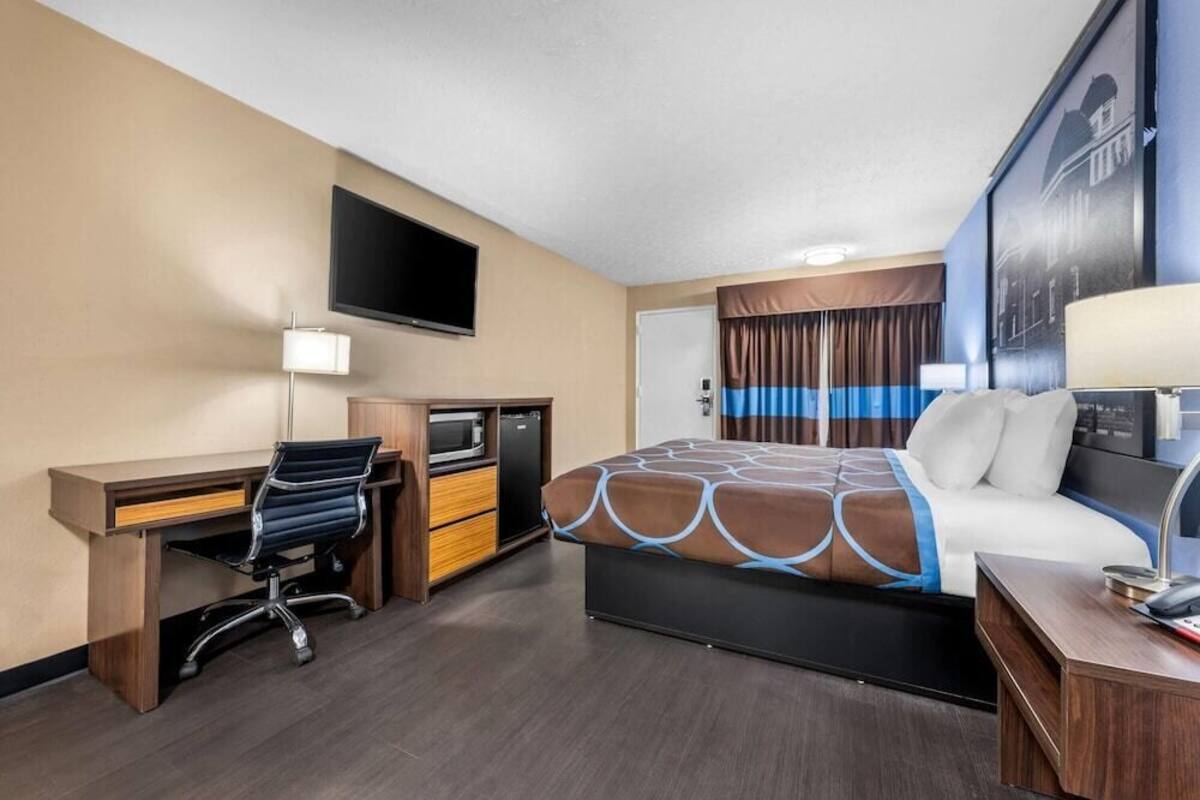 In-room safe, desk, laptop workspace, iron/ironing board