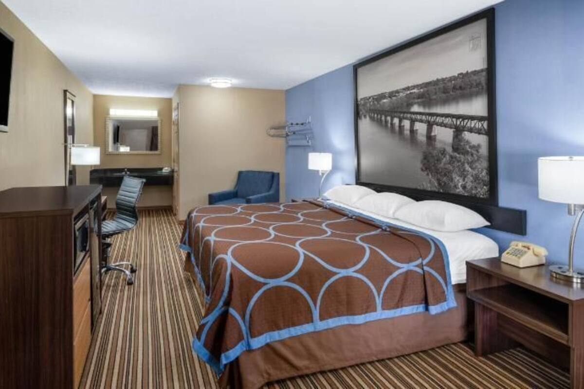In-room safe, desk, laptop workspace, iron/ironing board