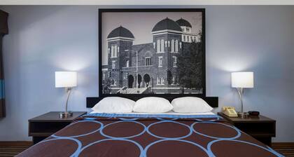 Super 8 by Wyndham Gadsden AL