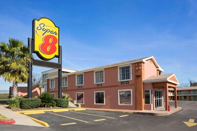 Super 8 by Wyndham Austin Downtown/Capitol Area