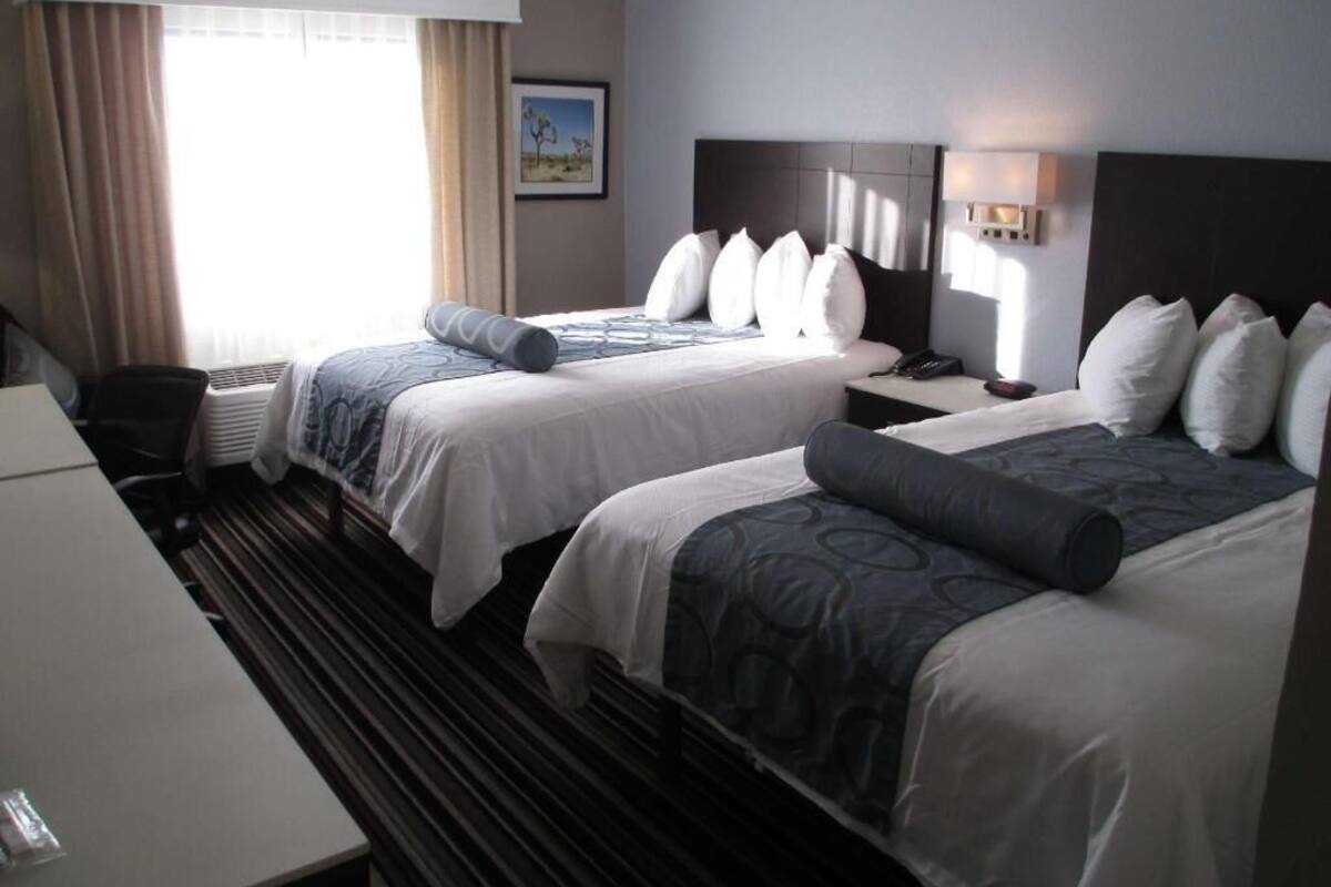 Tabla de planchar con plancha, cunas gratuitas y wifi gratis