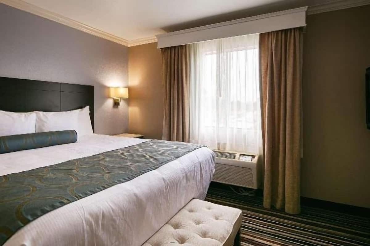 Fer et planche à repasser, lit de bébé (gratuit)