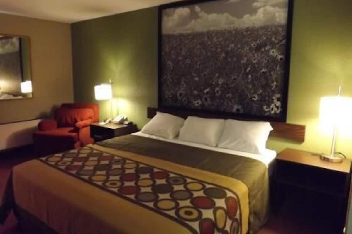 Desk, iron/ironing board, free WiFi, bed sheets