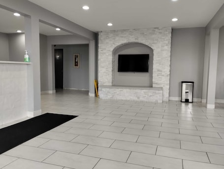 Reception. Super 8 by Wyndham Morris