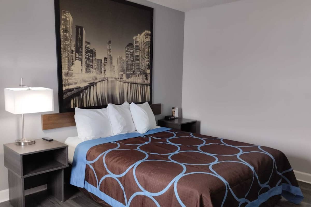 Desk, cribs/infant beds, rollaway beds, free WiFi