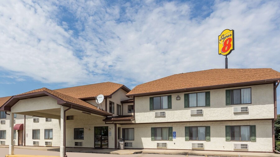 Super 8 by Wyndham Morris