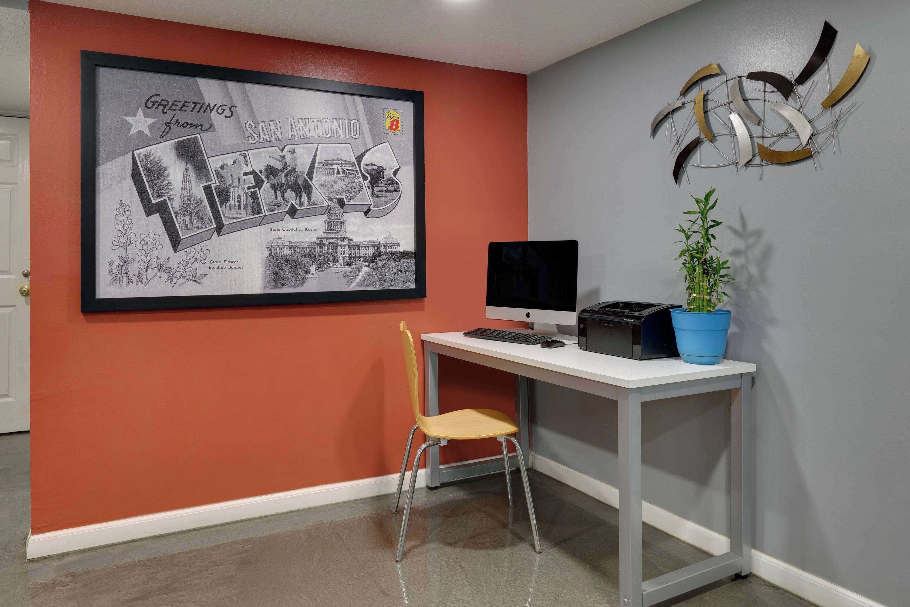 Photo - Super 8 by Wyndham San Antonio Pearl District Downtown