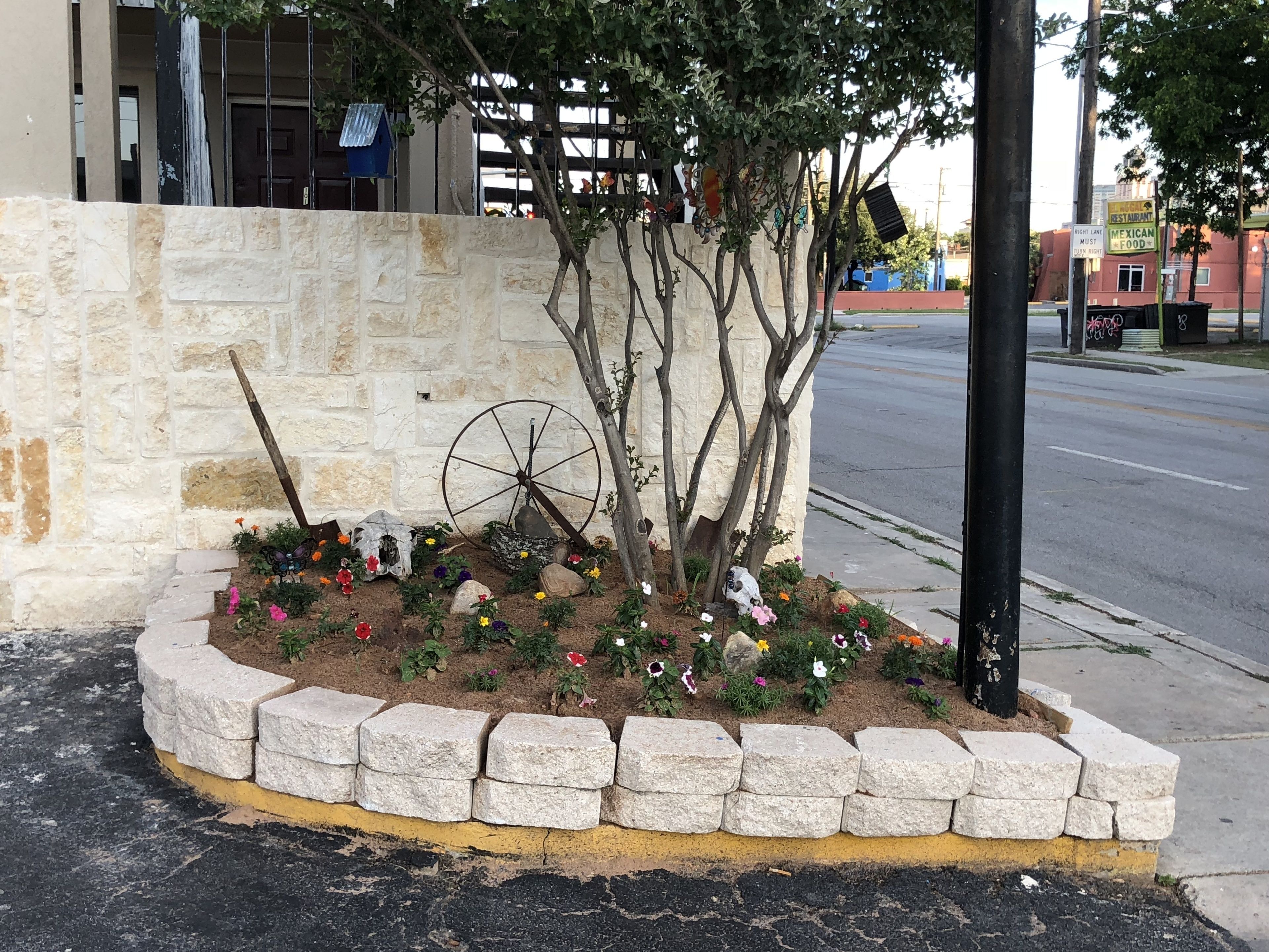 Photo - Super 8 by Wyndham San Antonio Pearl District Downtown