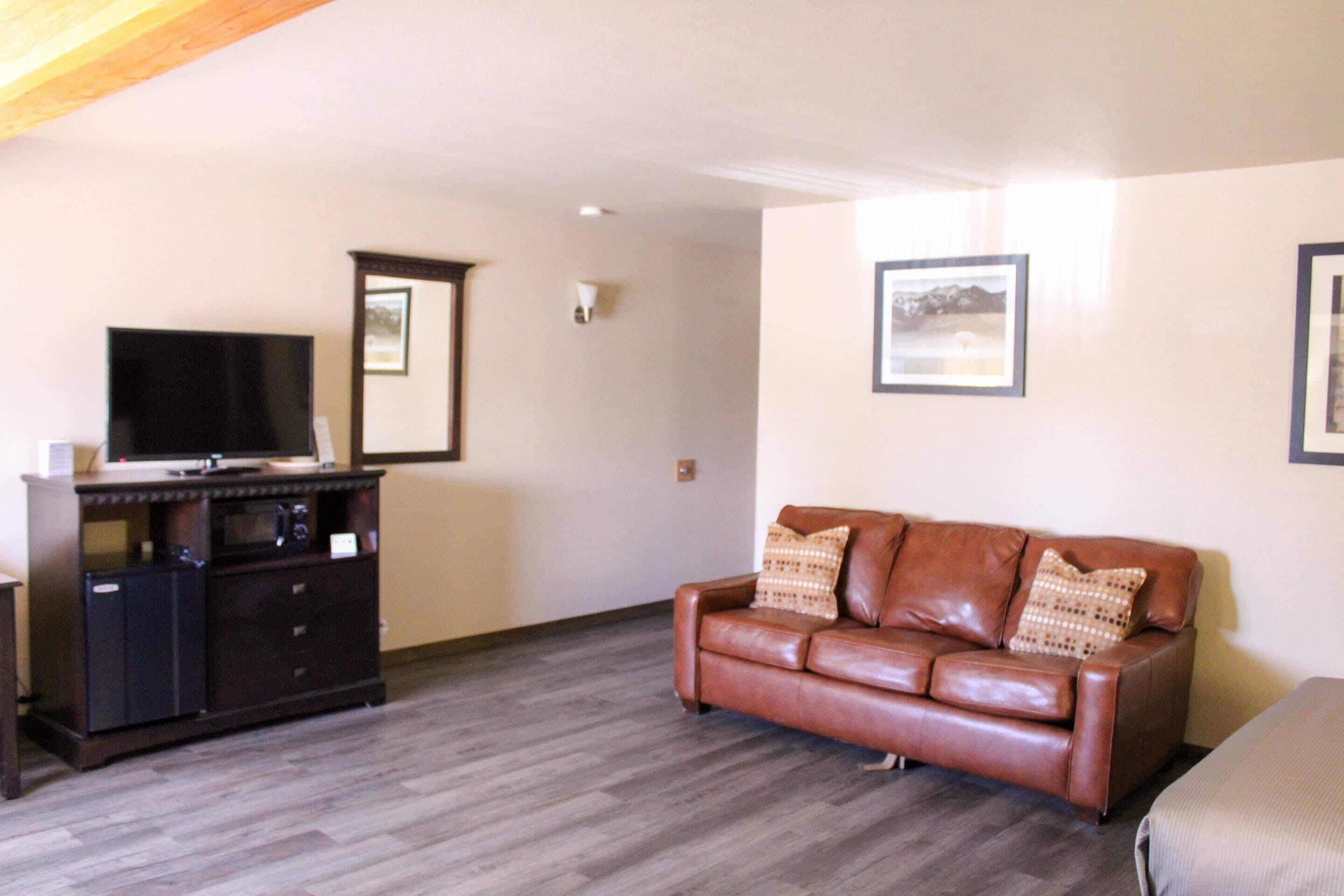 Schreibtisch, laptopgeeigneter Arbeitsplatz, kostenloses WLAN