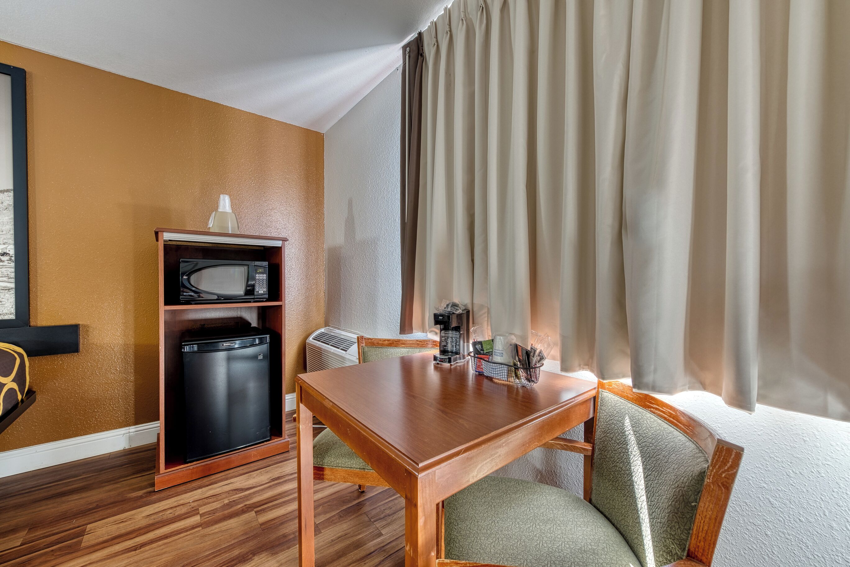Room, 2 Queen Beds, Non Smoking