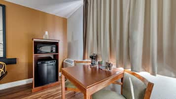 Room, 2 Queen Beds, Non Smoking