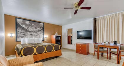 Super 8 by Wyndham Alamosa