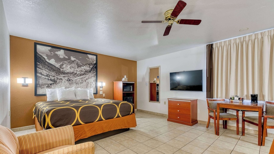 Super 8 by Wyndham Alamosa