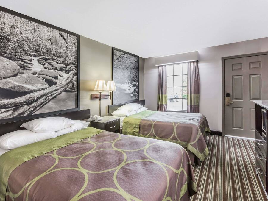 Desk, iron/ironing board, free cots/infant beds, rollaway beds