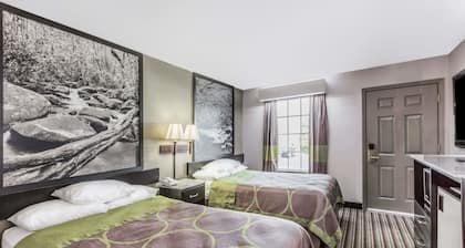 Super 8 by Wyndham Clinton