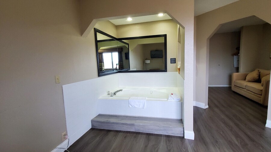 Super 8 by Wyndham Paris