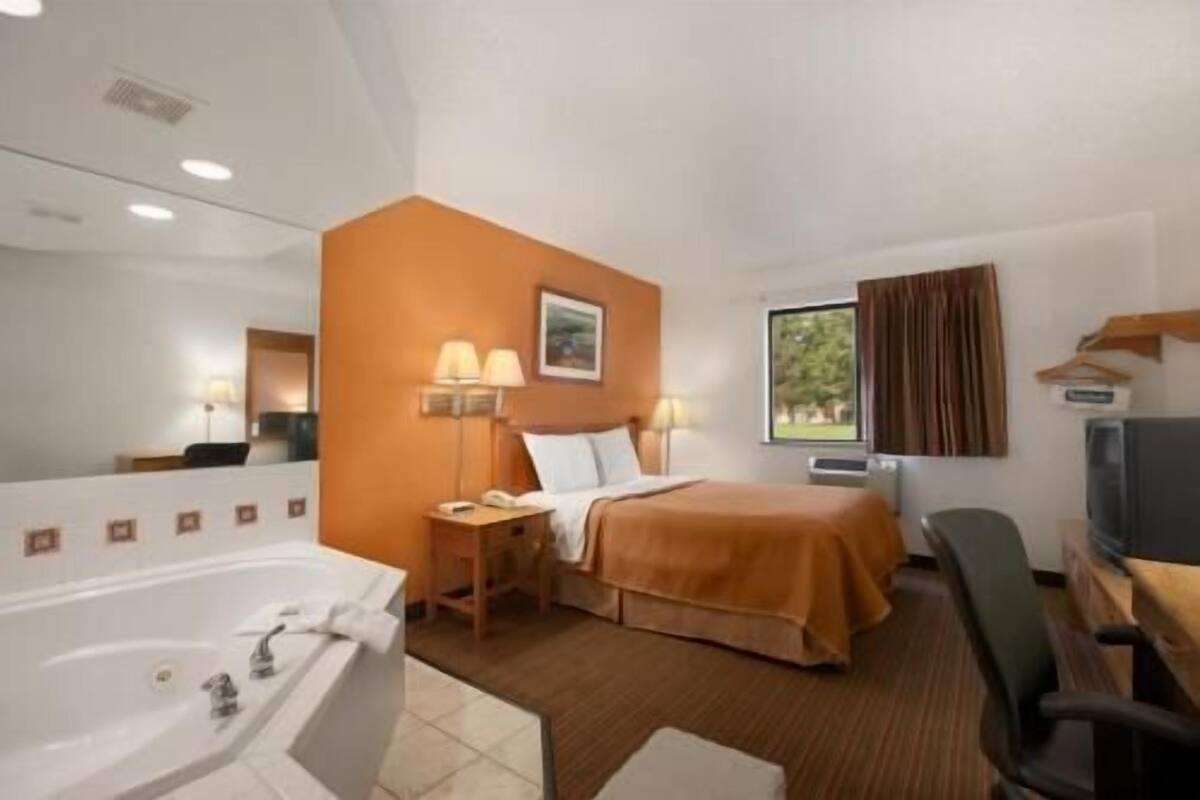 Desk, soundproofing, iron/ironing board, rollaway beds