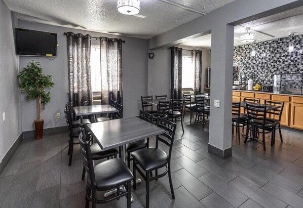 Free daily continental breakfast