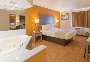 Zimmer, 1 Queen-Bett, Nichtraucher | Schreibtisch, schallisolierte Zimmer, Bügeleisen/Bügelbrett