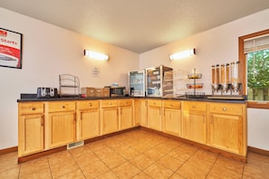 Free daily continental breakfast