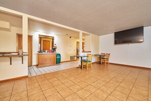 Free daily continental breakfast