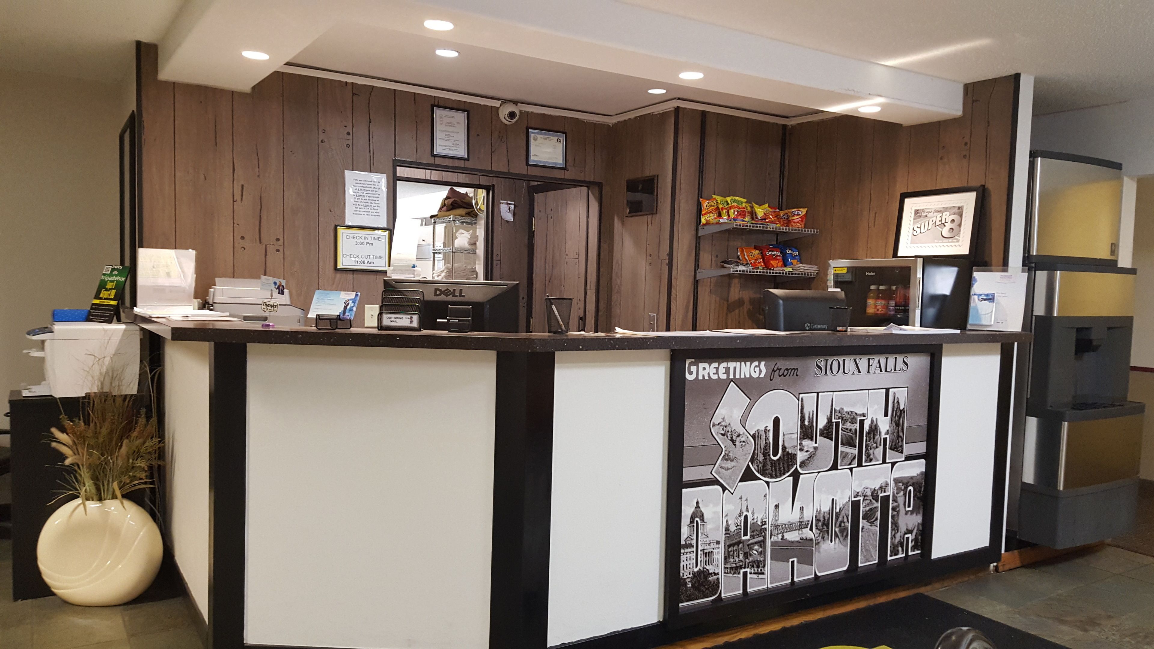 Check-in/check-out kiosk