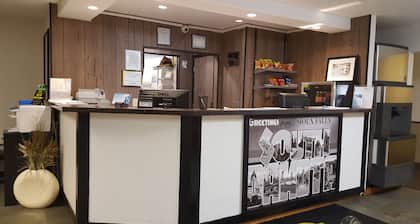 Super 8 by Wyndham Airport I90