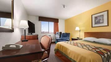 Chambre, 1 trĂšs grand lit | Bureau, fer et planche Ă  repasser, Wi-Fi gratuit, draps fournis