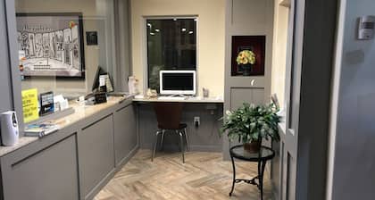 Super 8 by Wyndham Meridian
