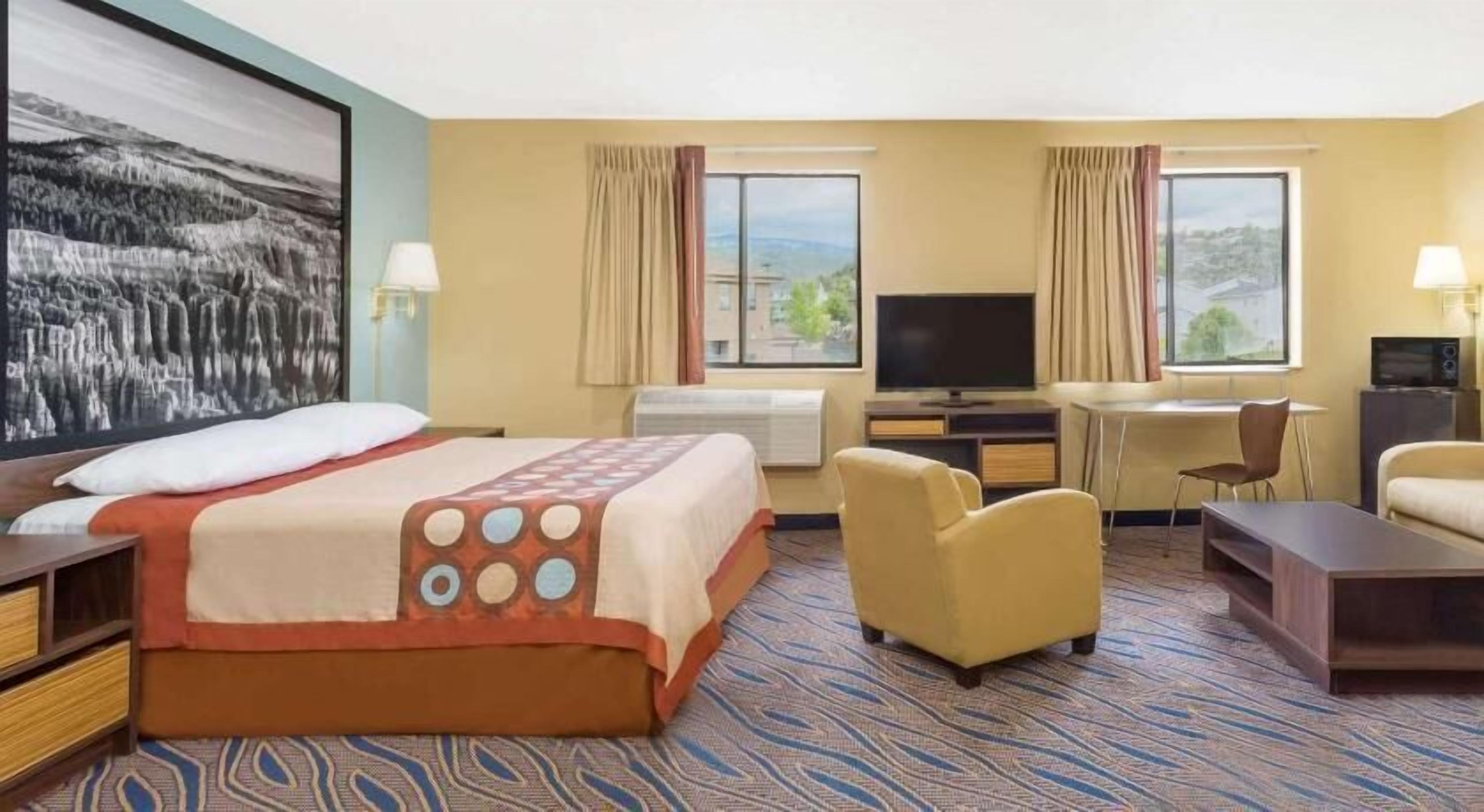 Desk, laptop workspace, rollaway beds, free WiFi