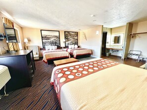 Desk, laptop workspace, rollaway beds, free WiFi - Super 8 by Wyndham Cedar City (Cedar City)