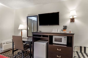 Desk, iron/ironing board, rollaway beds, free WiFi