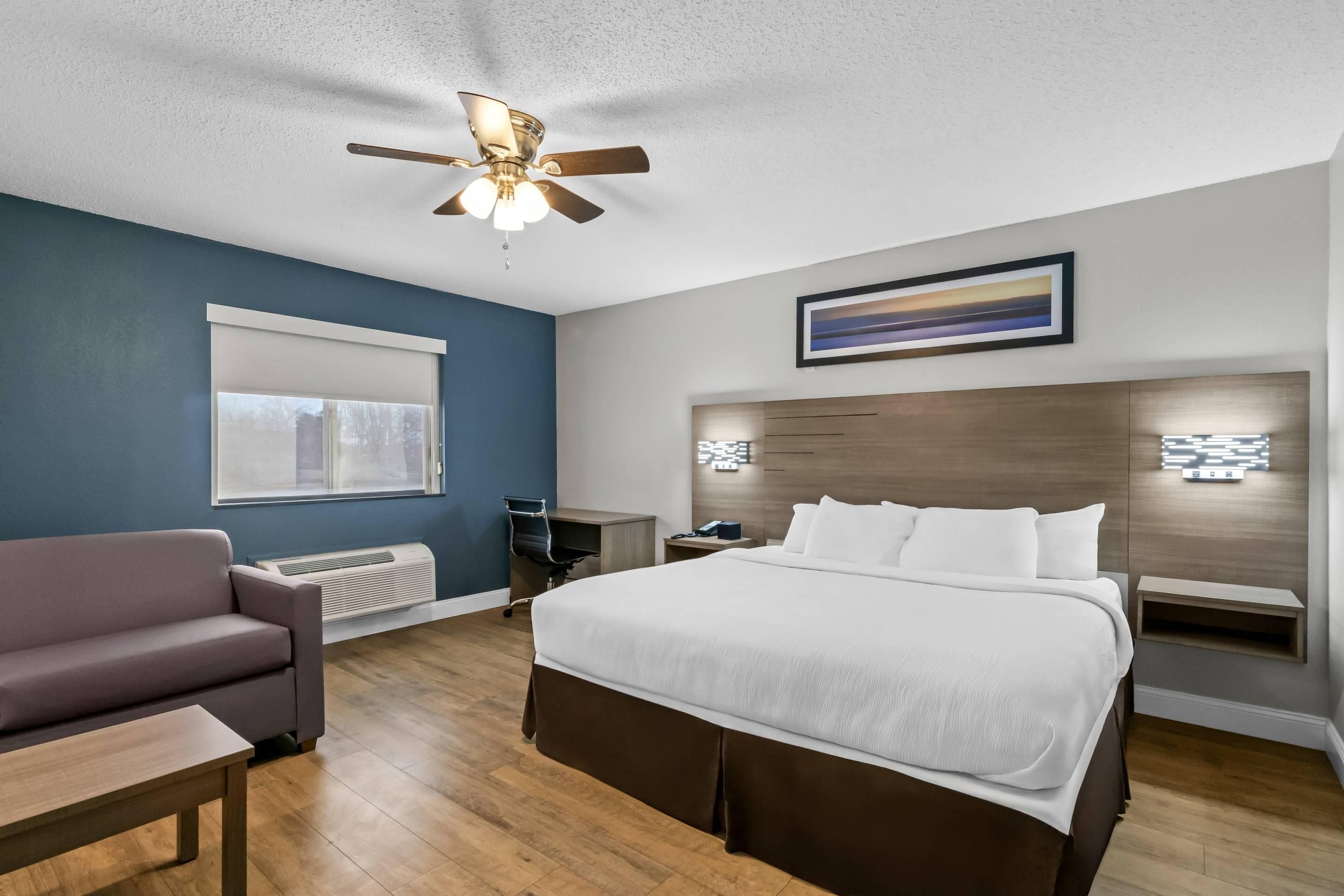 Room, 1 King Bed, Non Smoking (Efficiency) | Desk, rollaway beds, free WiFi, bed sheets