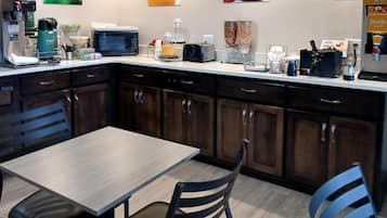 Free daily continental breakfast