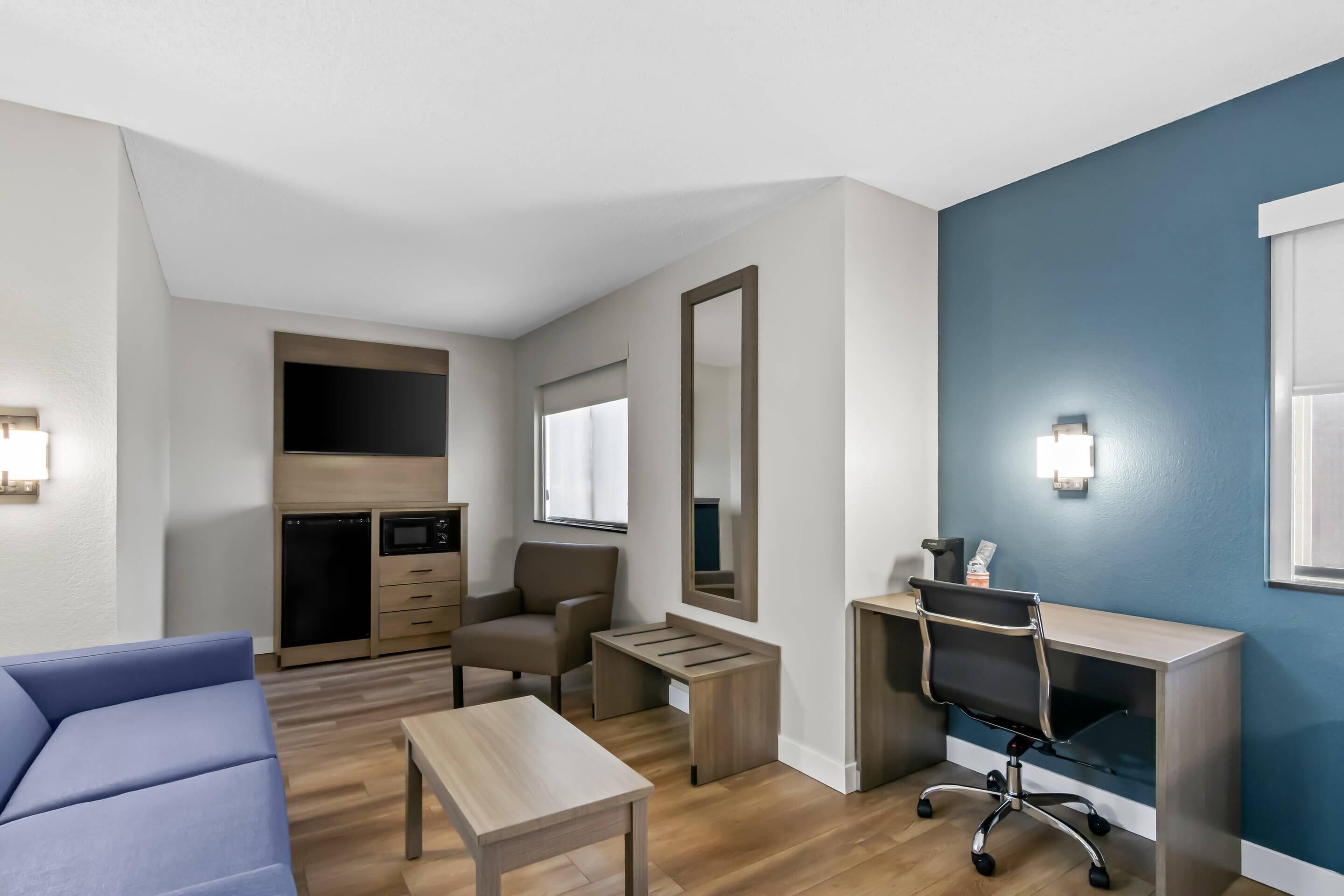 Suite, 2 Queen Beds, Non Smoking | Desk, rollaway beds, free WiFi, bed sheets