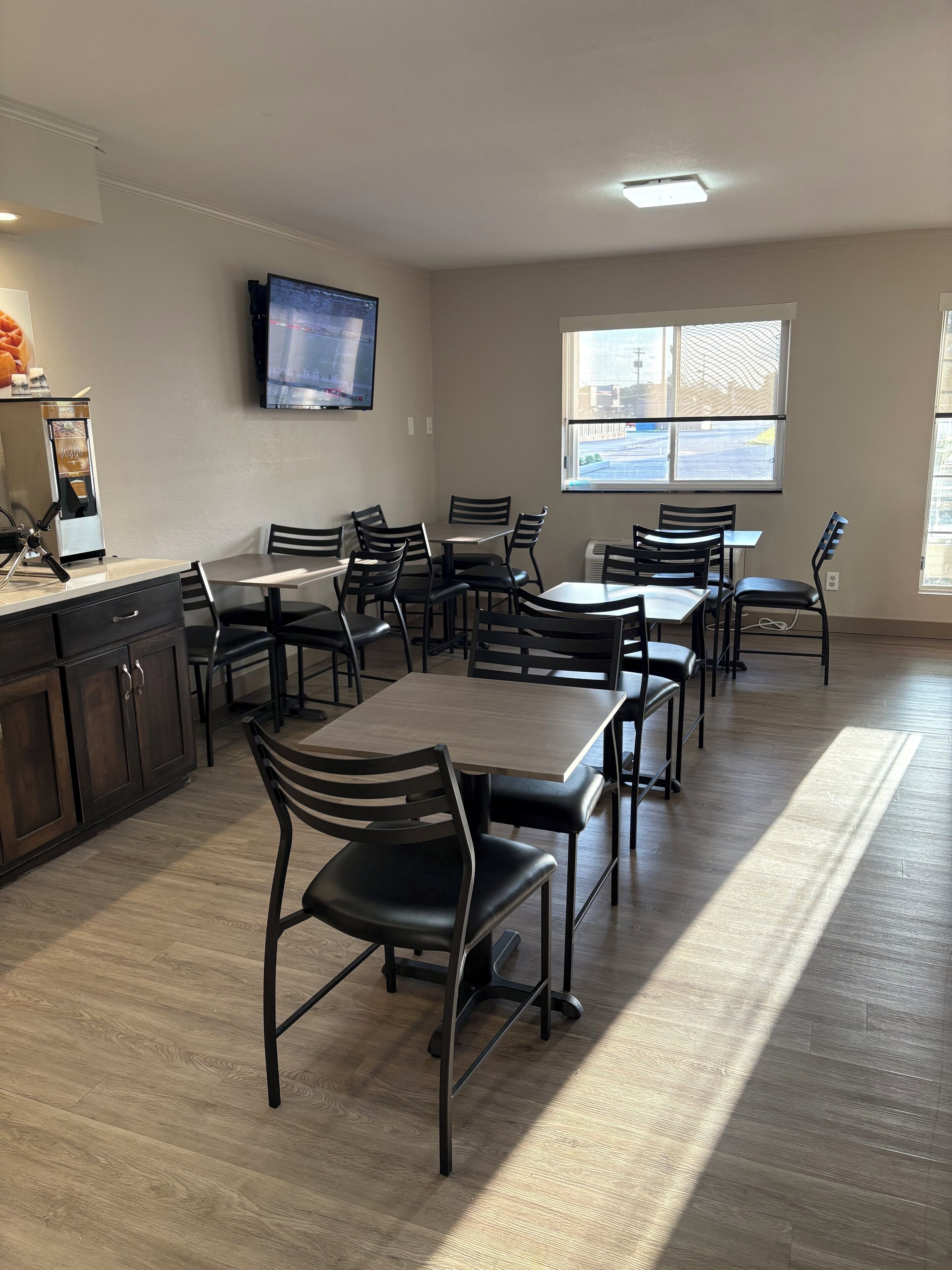 Free daily continental breakfast