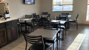Free daily continental breakfast