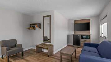 Premium bedding, pillowtop beds, in-room safe, individually decorated