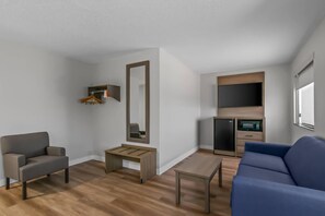 Luxe beddengoed, pillowtop-bedden, een kluis op de kamer