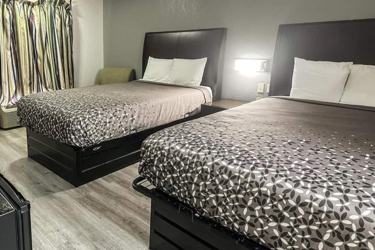 Minibar, bureau, fer et planche Ă repasser, Wi-Fi gratuit