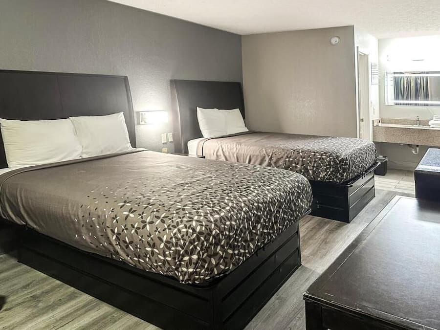 Minibar, desk, iron/ironing board, free WiFi