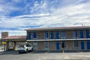 Vista frontal de la propiedad