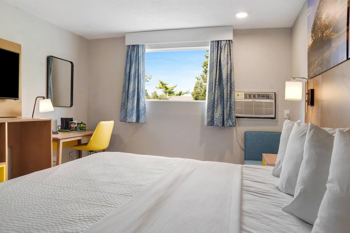 Caja de seguridad en la habitación, escritorio y cunas gratuitas