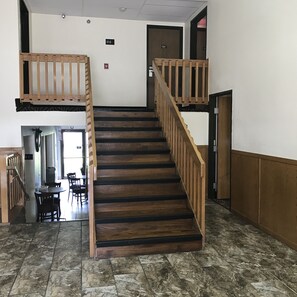 Lobby-Lounge