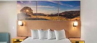 Days Inn by Wyndham Omaha NE