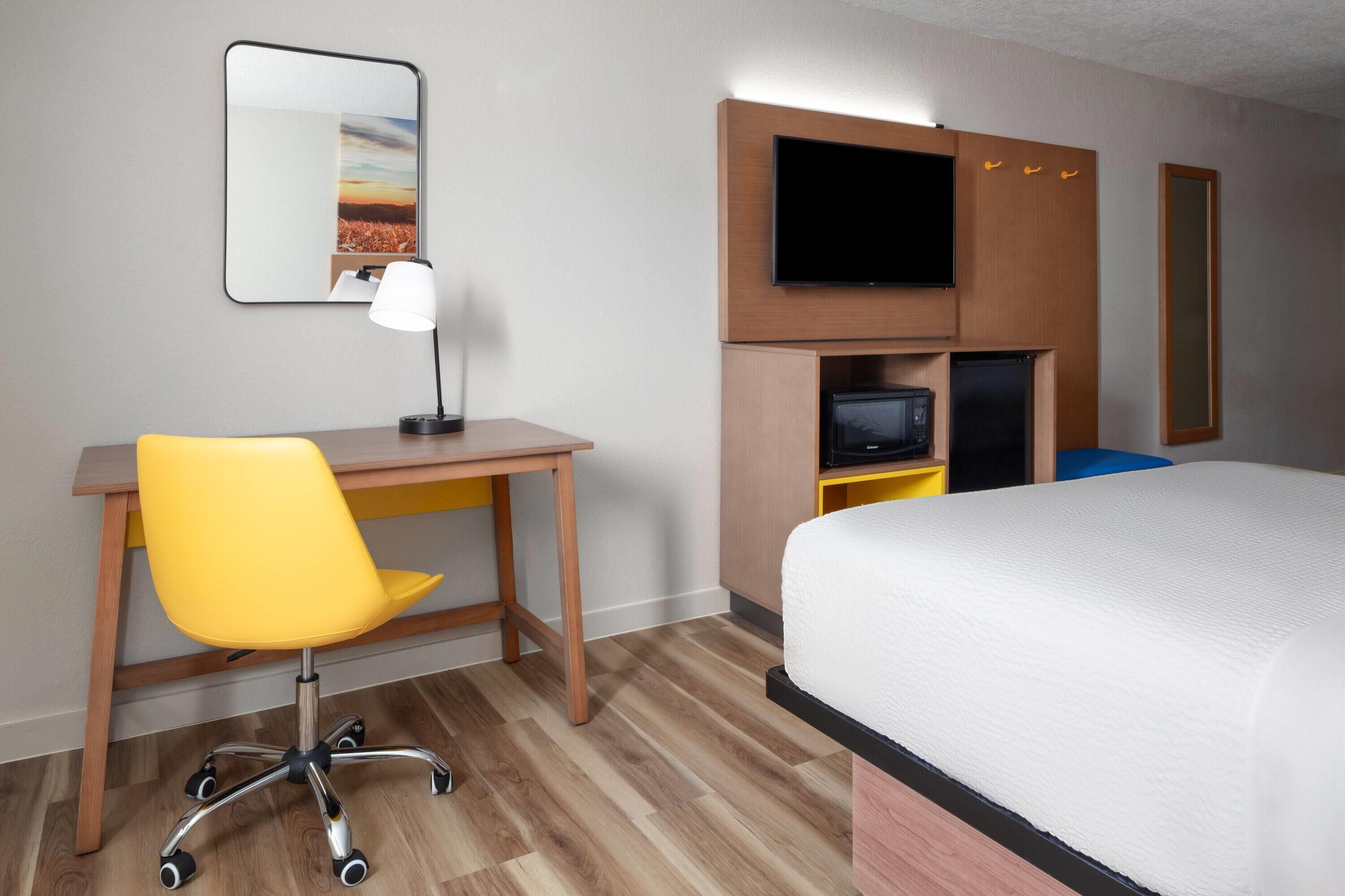 Double Room, 2 Double Beds | In-room safe, desk, free cribs/infant beds, rollaway beds