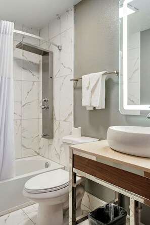 In-room safe, desk, free cribs/infant beds, rollaway beds - Days Inn by Wyndham Omaha/West Dodge (Omaha)