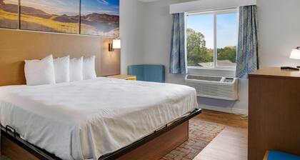 Days Inn by Wyndham Omaha/West Dodge