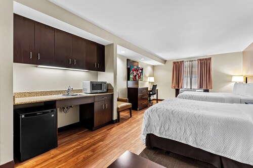 Red Roof Inn PLUS+ & Suites Malone