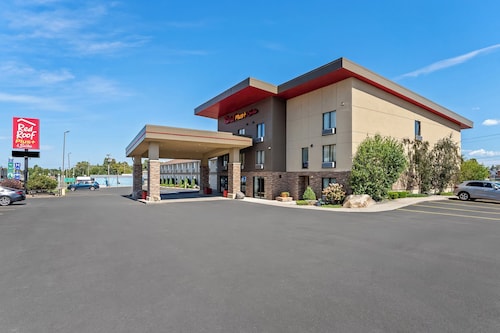 Red Roof Inn PLUS+ & Suites Malone
